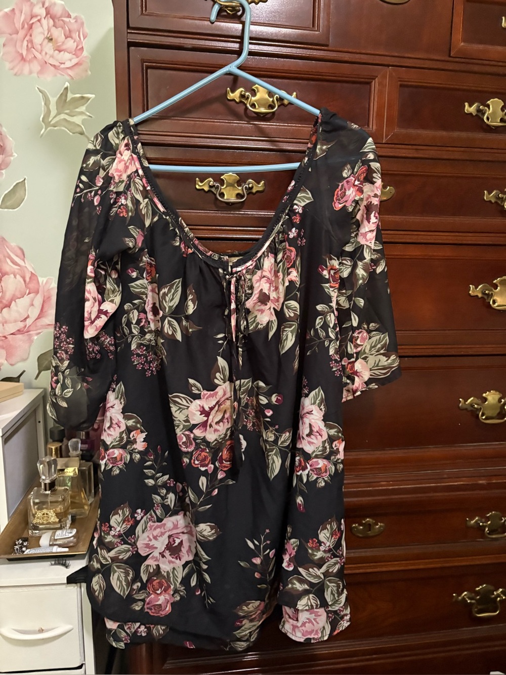 Women’s Floral Peasant Blouse - Black with Pink Rose Print Sz MEDIUM